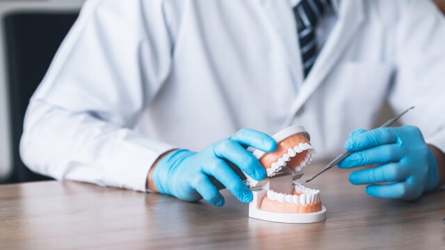 インプラント治療期間が長くなる・短くなる条件